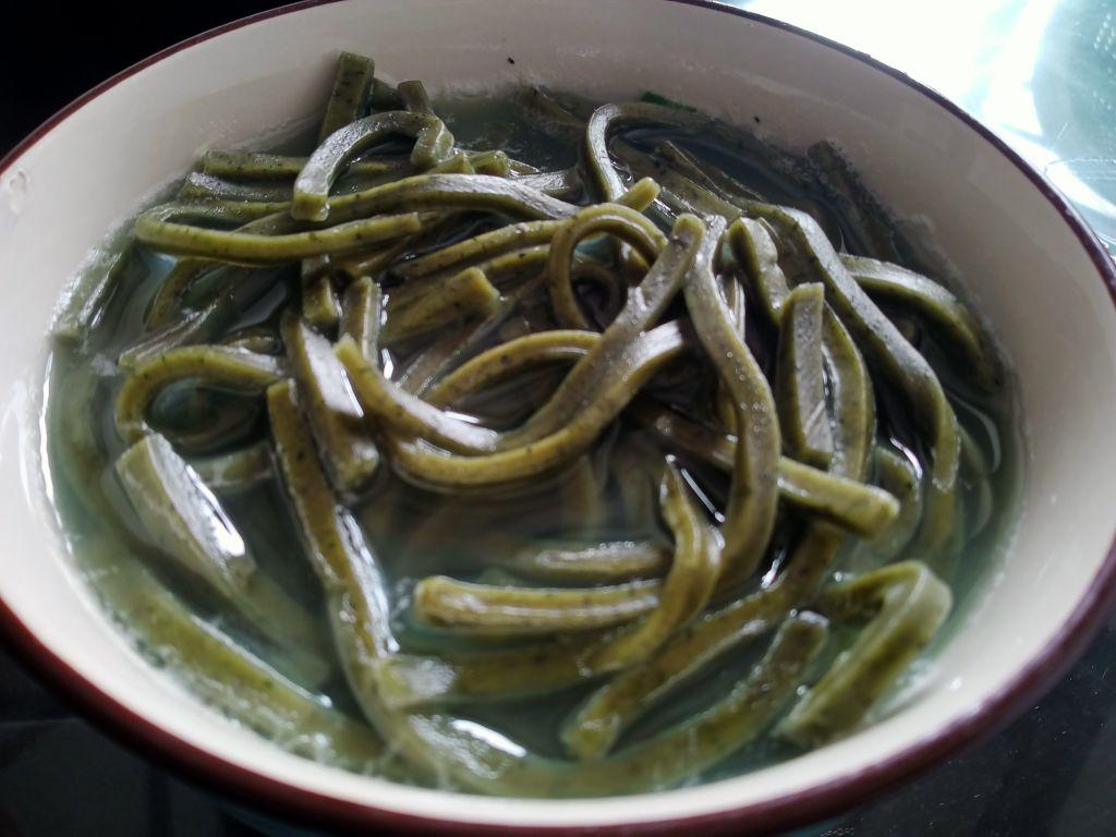 广西的三月三,一些地方风俗系食鸡屎藤,鸡屎