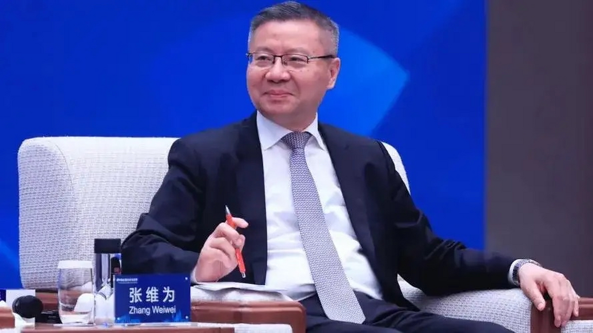 张维为教授提出的"文明型国家"的概念有以下几个特征: 1.