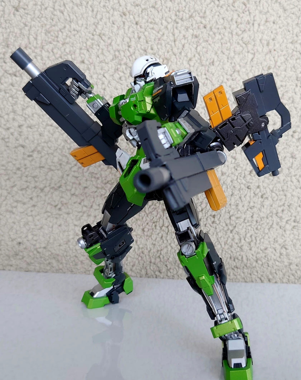 模型欣赏:机动战士高达00 力天使·骷髅连接者,进行了头雕与武器的