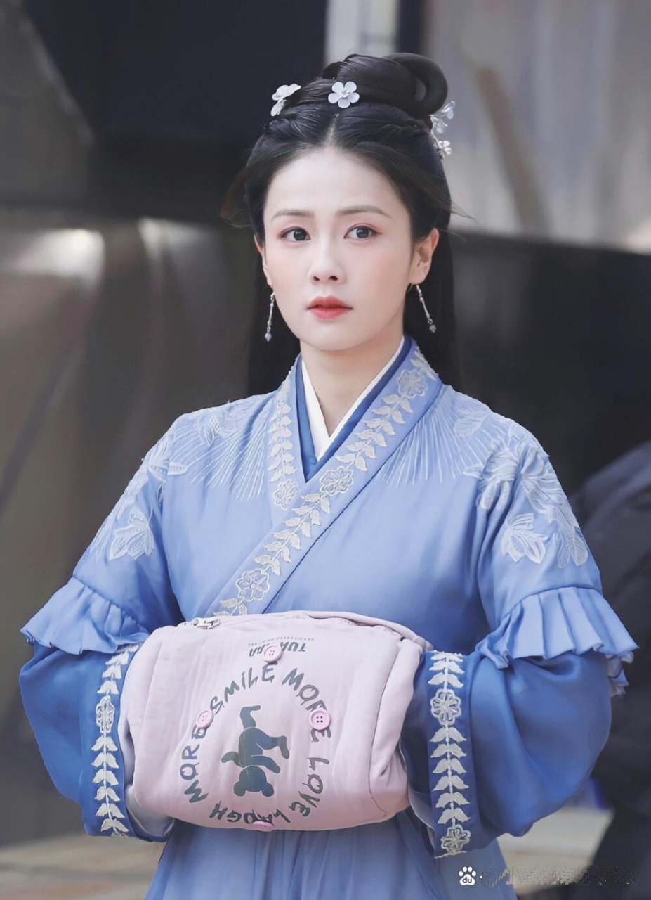 白鹿的古装剧照