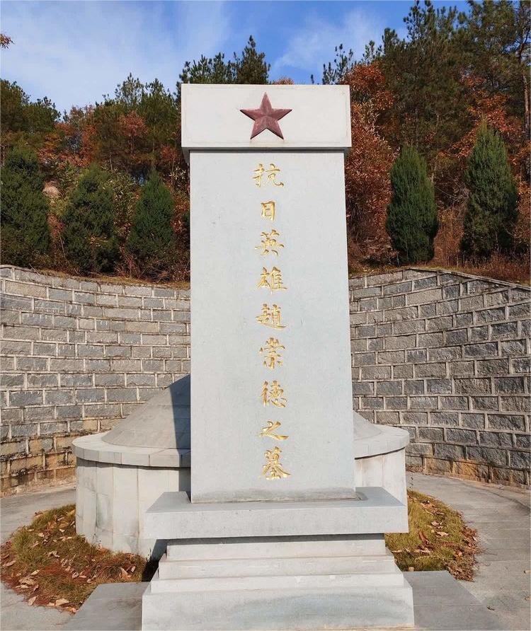 他,是夜袭阳明堡,烧掉日本鬼子24架战机的英雄;1937