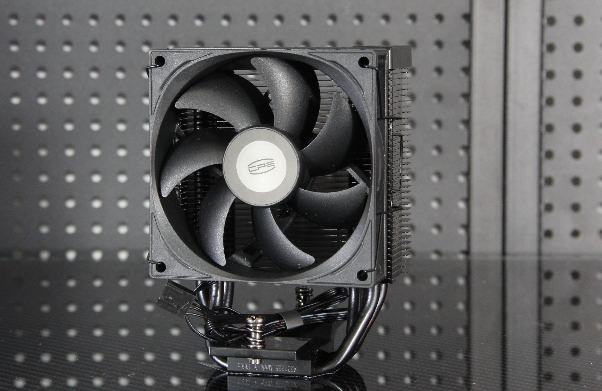 我要来给你们种草一个超赞的好物——超频三红海h4四热管塔式散热器!