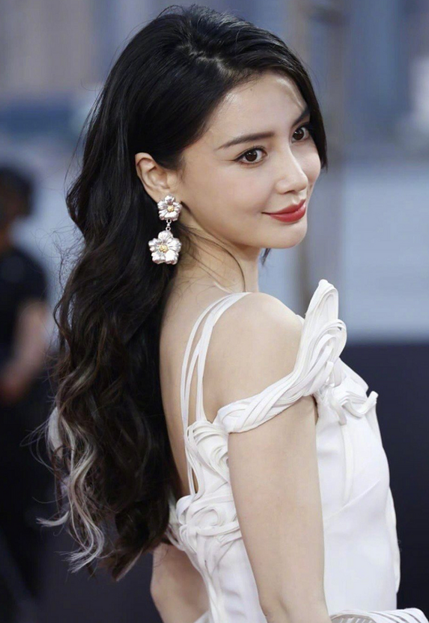 angelababy的金像奖红毯