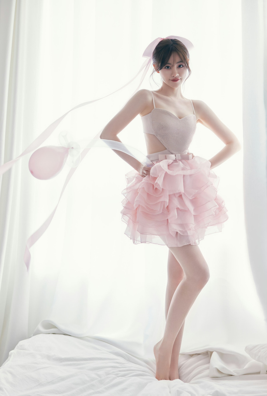 祝绪丹,粉色短裙,温馨优雅浪漫