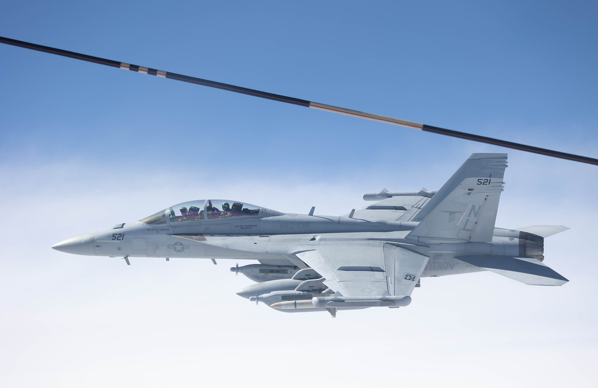 战机欣赏:美国和澳大利亚装备的ea-18g 咆哮者电子战飞机,该机装备有