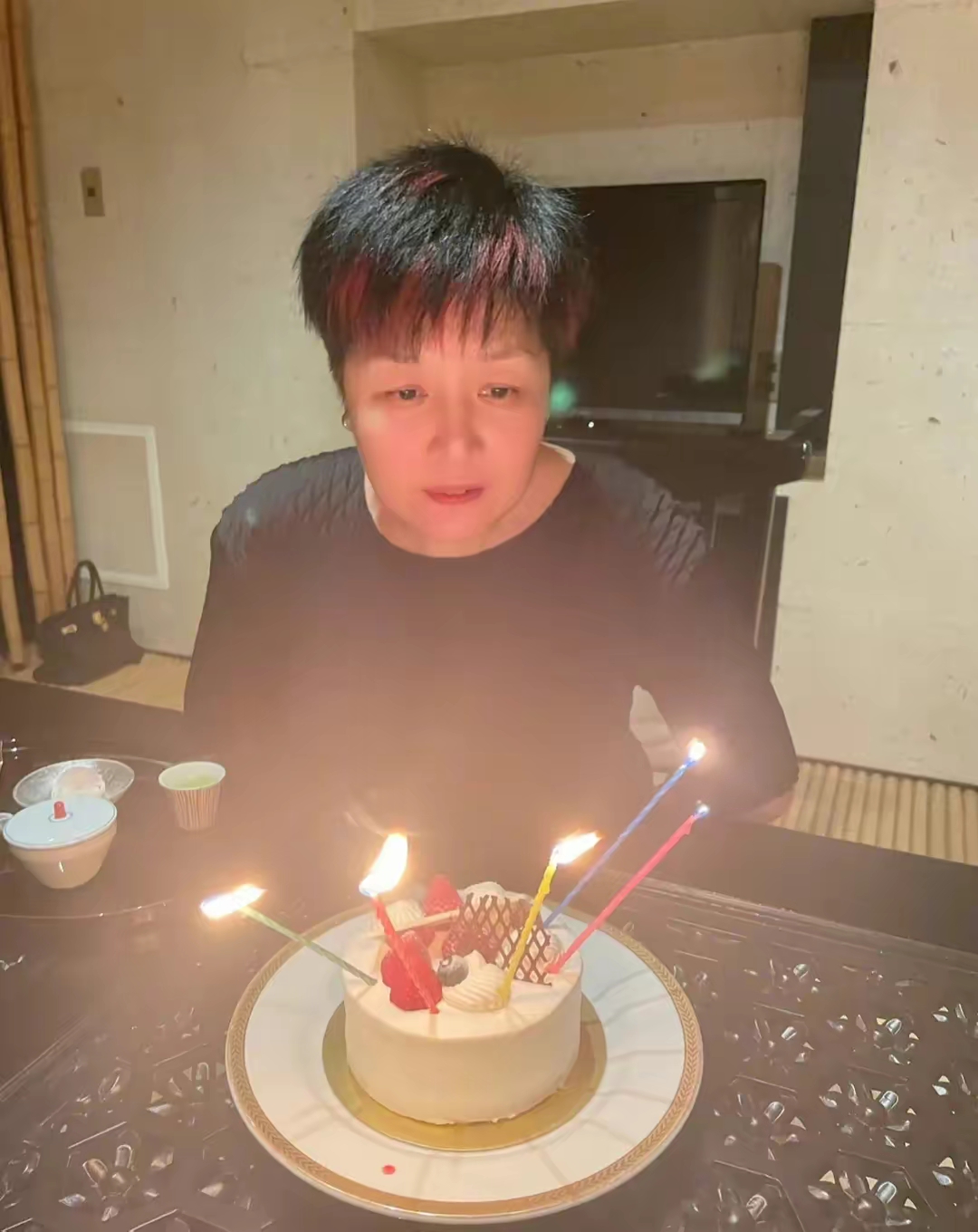 55岁哈文和女儿庆生