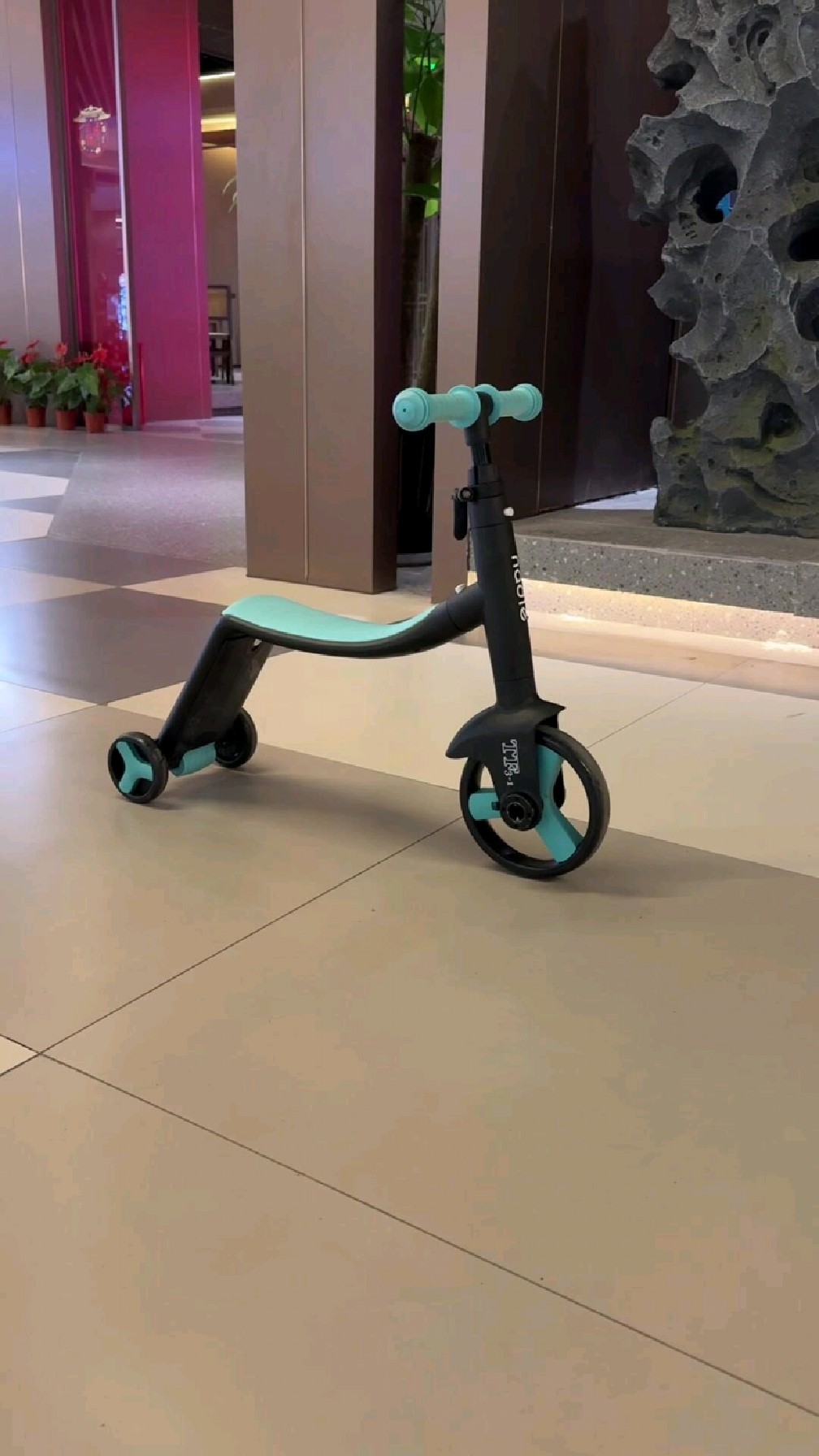 你没见过的儿童滑板车,一车三种模式满足不同年龄宝贝需求-度小视