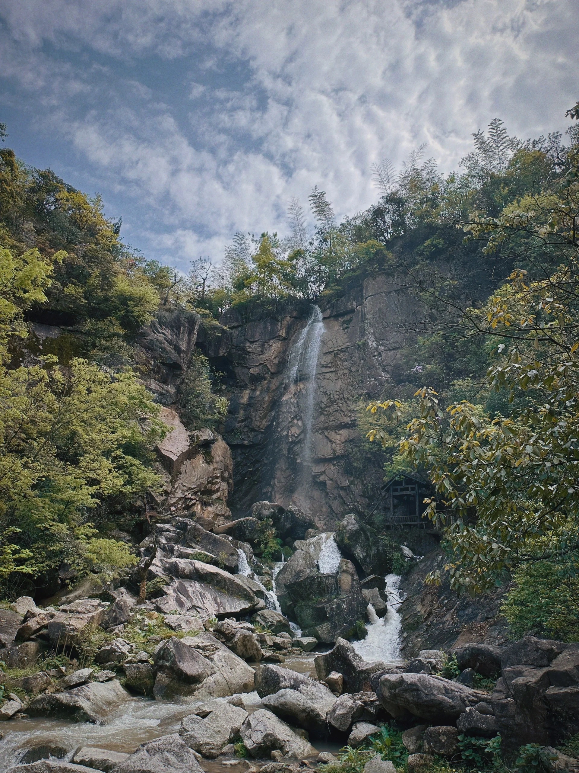 天台山华顶山森林公园和石梁飞瀑一日游