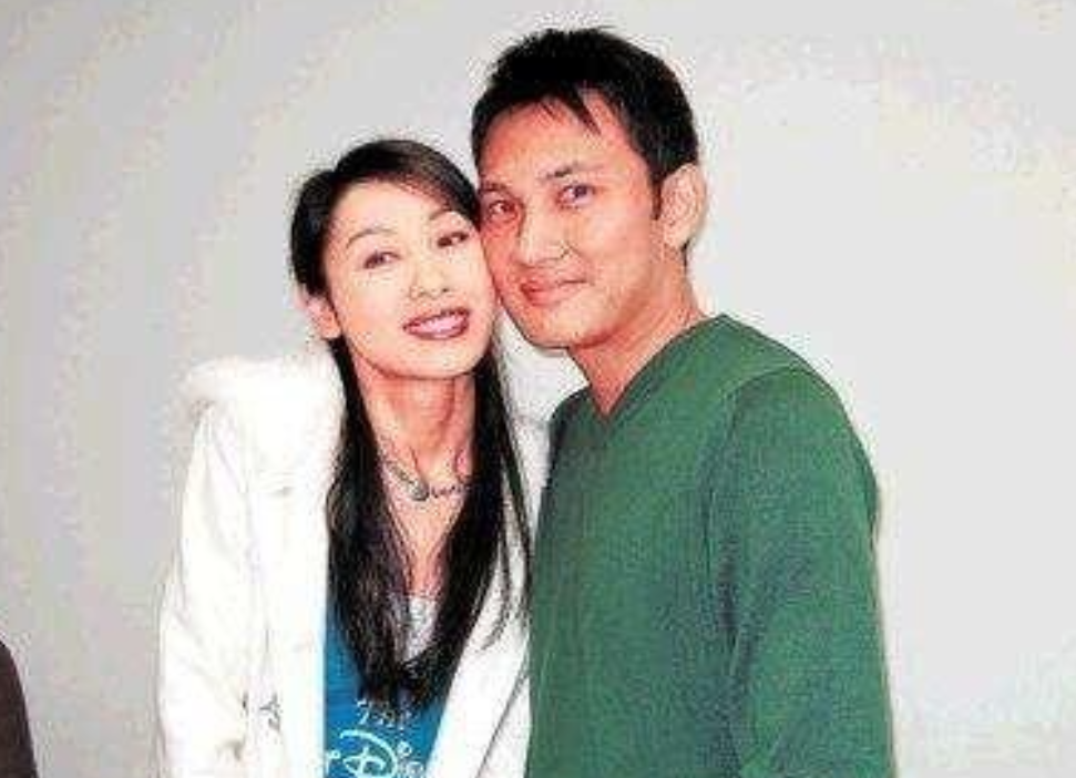 回顾郭可盈下嫁凤凰男屡遭背叛却不离婚如今的她证实叶童没说错