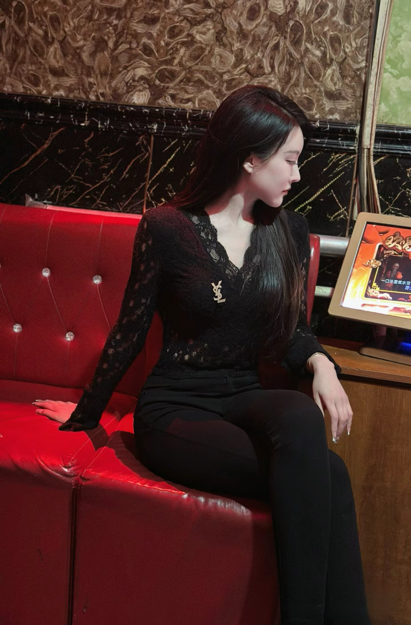 无论是撸串,涮锅还是唱歌ktv,跟老铁们主打一个惬意[害羞] #美女