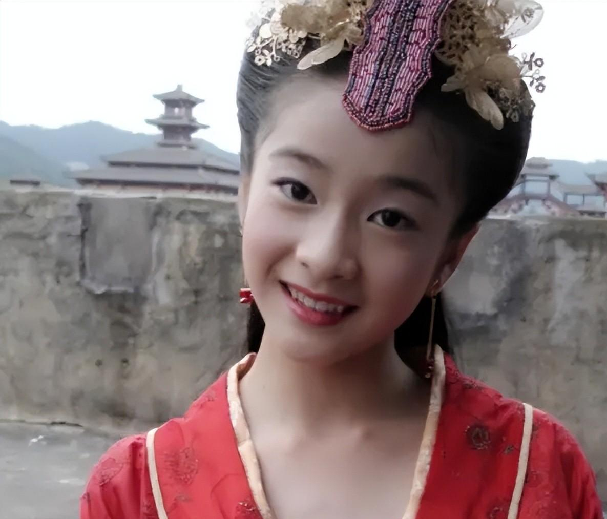 同样是国民闺女把杨紫关晓彤张雪迎放到一起差距出来了