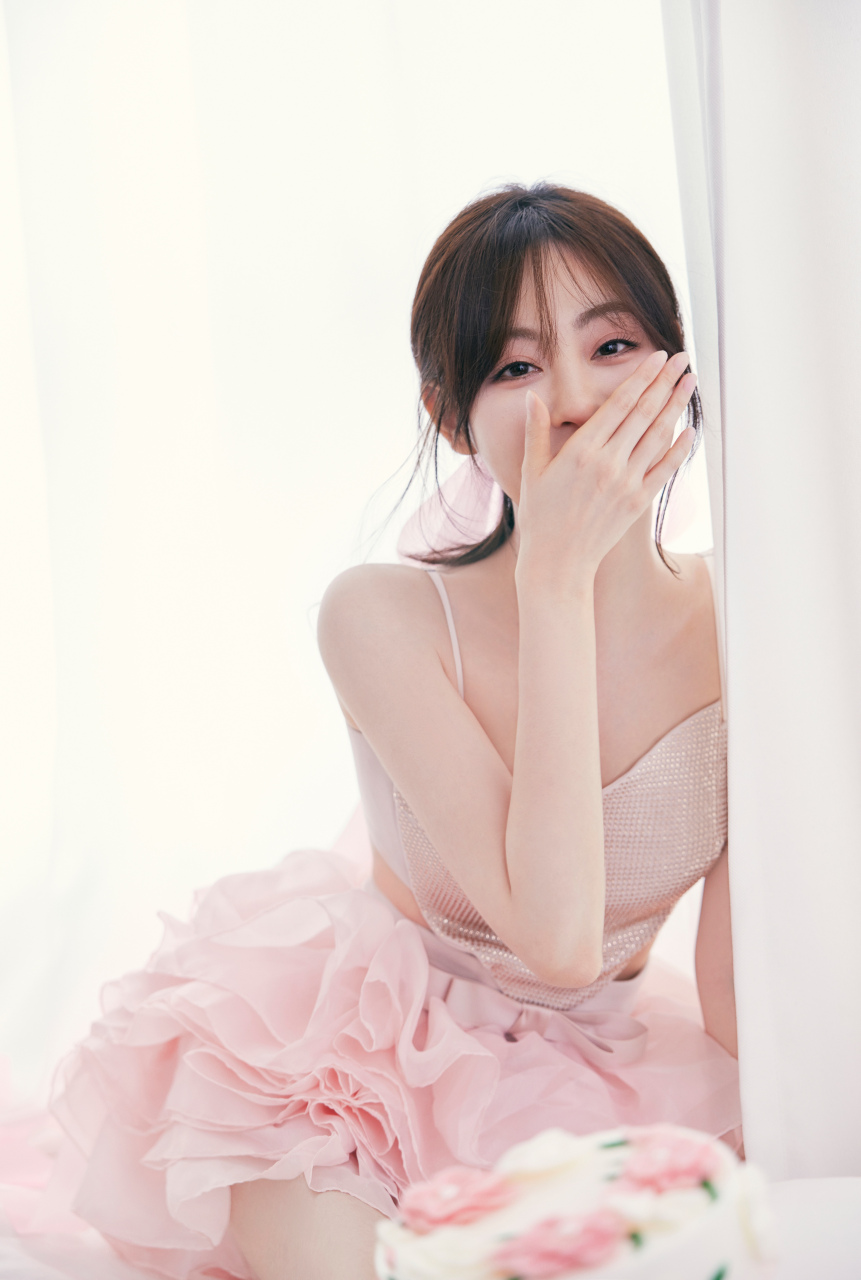 祝绪丹,粉色短裙,温馨优雅浪漫