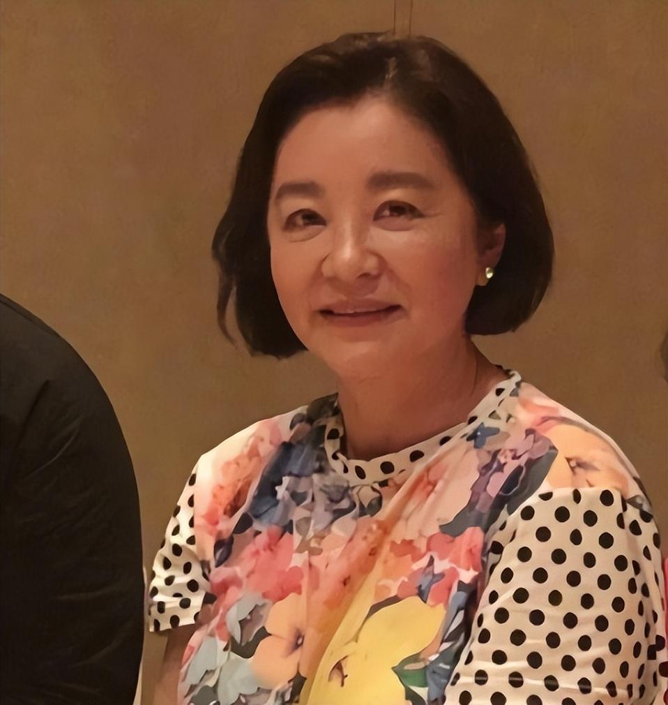 盘点影版鹿鼎记演员现状徐锦江娶漂亮女兵罗兰至今未嫁