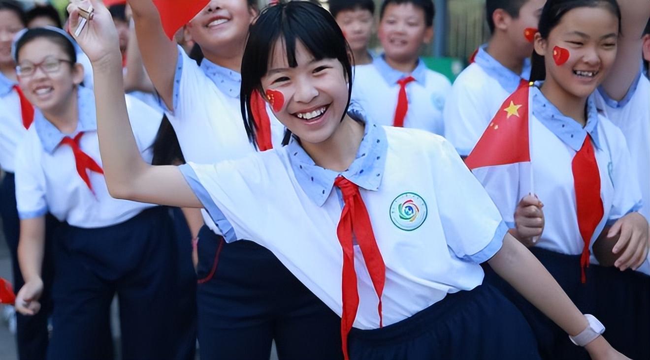 2017年高考结束,浙江大学的一份通知书送到了广州湛江市一个年仅12岁