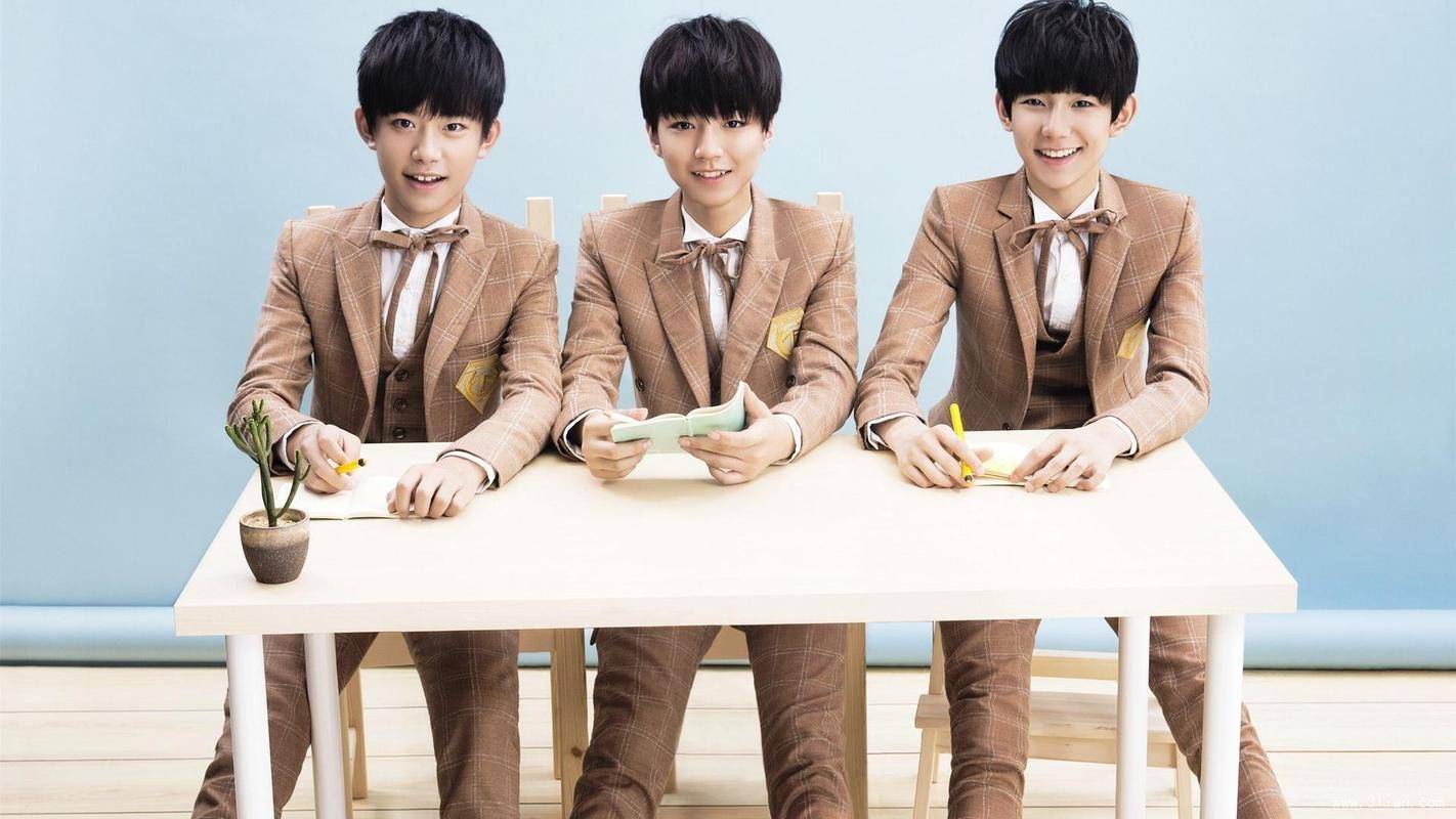 tfboys官博文案引解散猜测,2万网友吵翻天,时代峰峻几个意思?