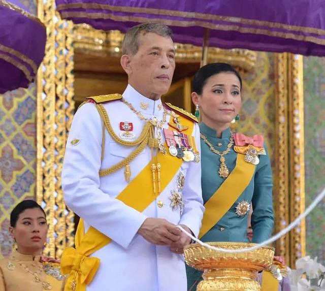 泰国王室怪现象:国王三妻四妾享尽艳福,公主们却只能单身保平安