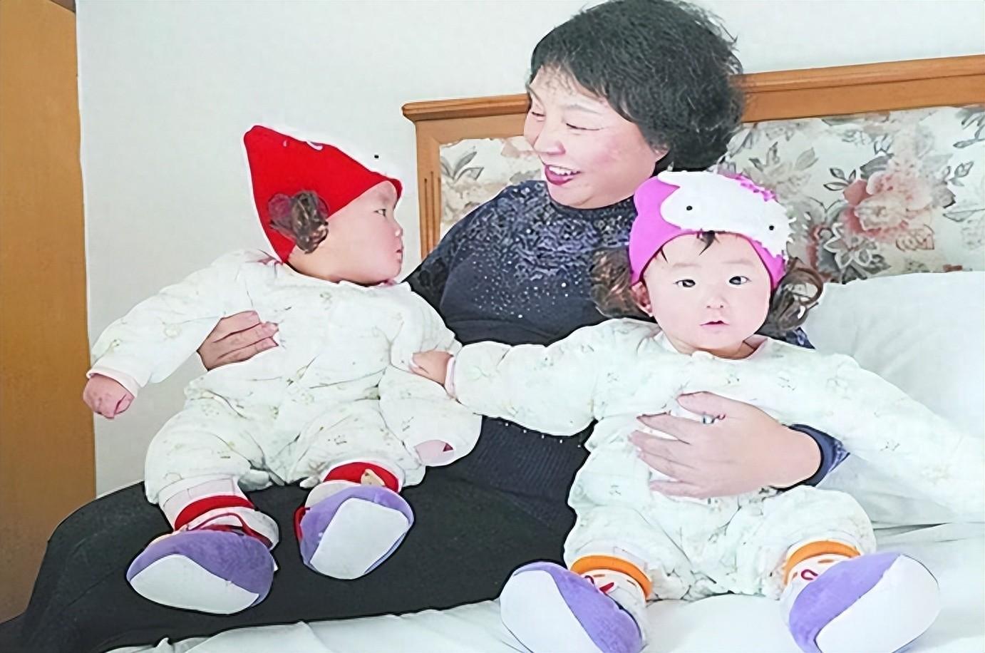 回顾安徽60岁失独大妈生双胞胎多年后却坦言如有来生不会要