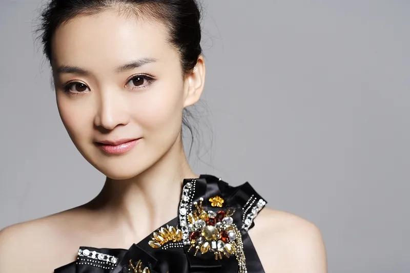 山东出美女,这些漂亮演员都是山东籍的,而汪小菲拥有过两个