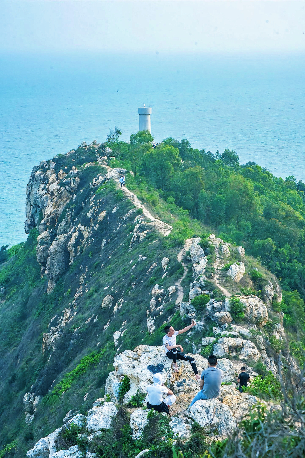 遇见茂名浪漫巴布几内湾追寻蓝眼泪邂逅茂名小垦丁