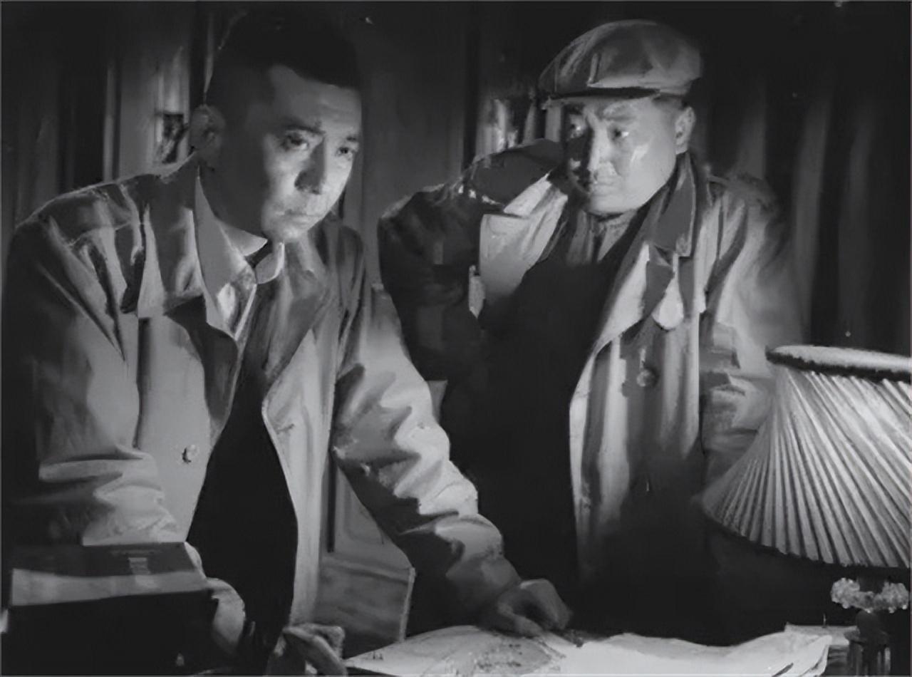 赵尚志牺牲后日军让谢文东辨认他却说准备一口好棺材赶紧埋了