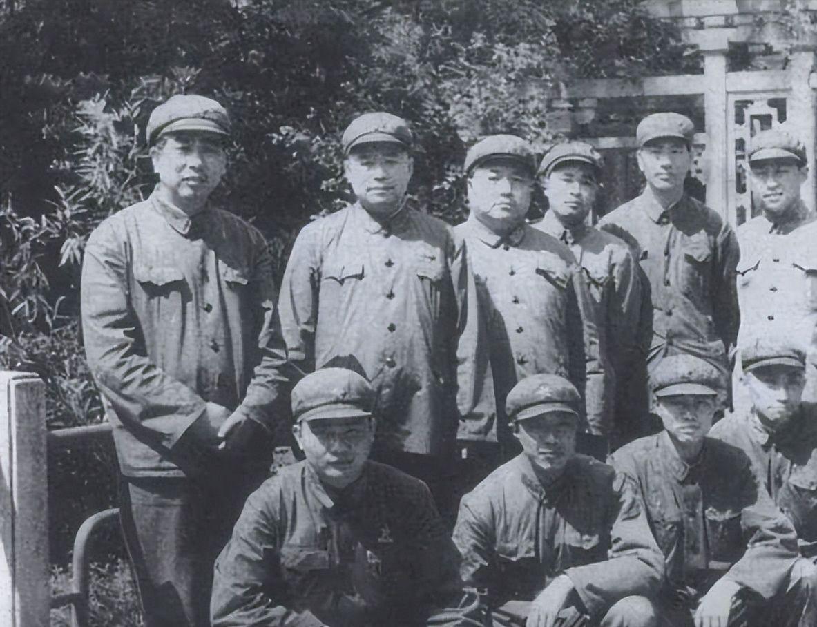 二野最怪王牌军刘伯承的心头肉55年1个上将没出88年出了俩