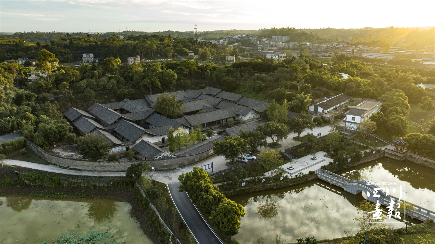 井研县有着2000多年的采盐史,1400多年的置县史,孕育出1状元,4宰相,90