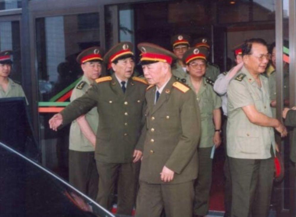 二野最怪王牌军刘伯承的心头肉55年1个上将没出88年出了俩