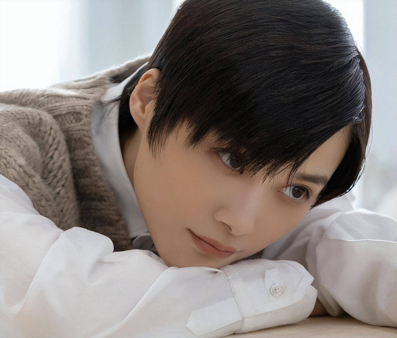 事实证明娱乐圈的残酷真相在39岁的李宇春身上表现得淋漓尽致