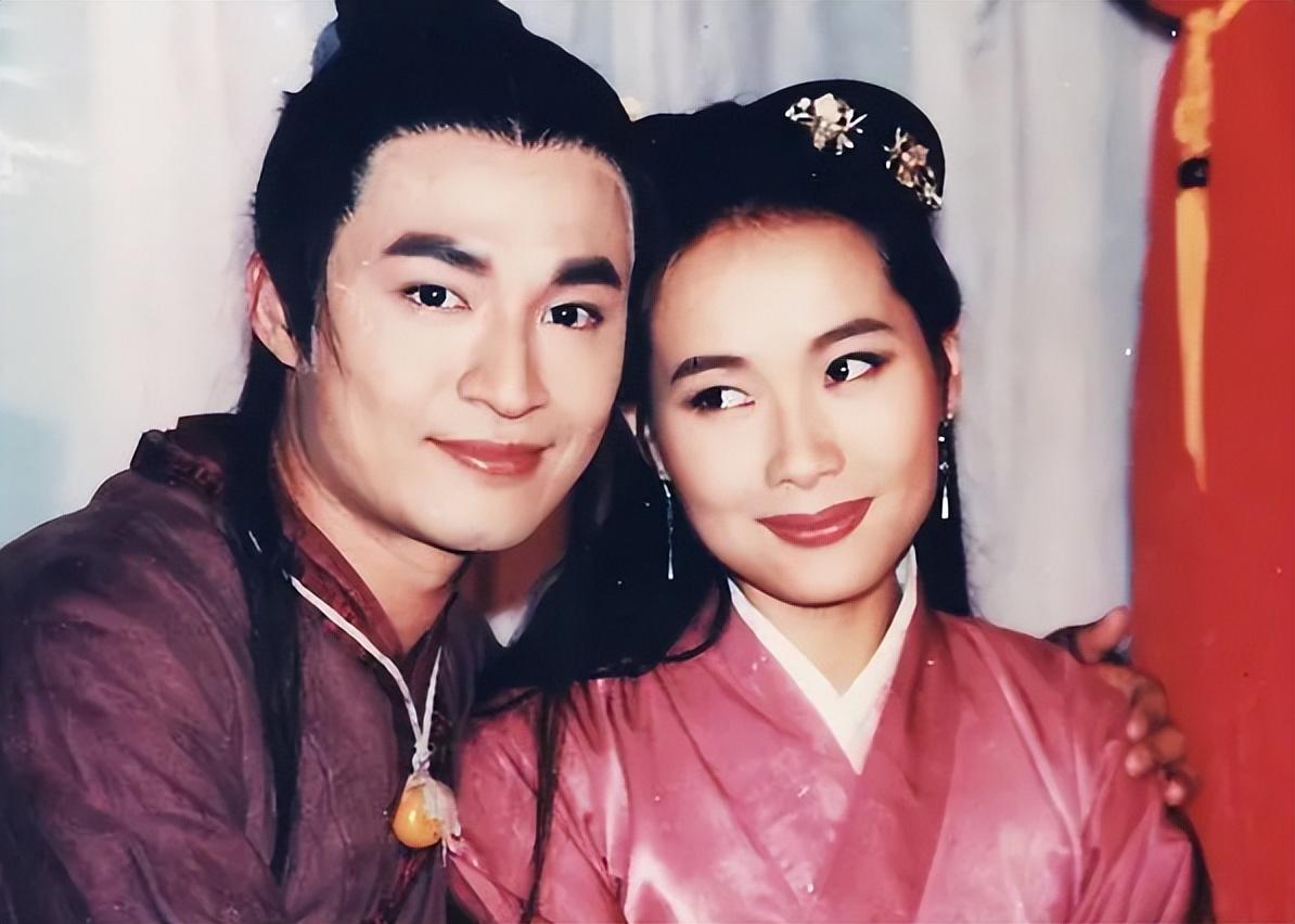 与马景涛卿卿我我的镜头让观众看的别扭,总是会觉得是"许仙"在谈恋爱