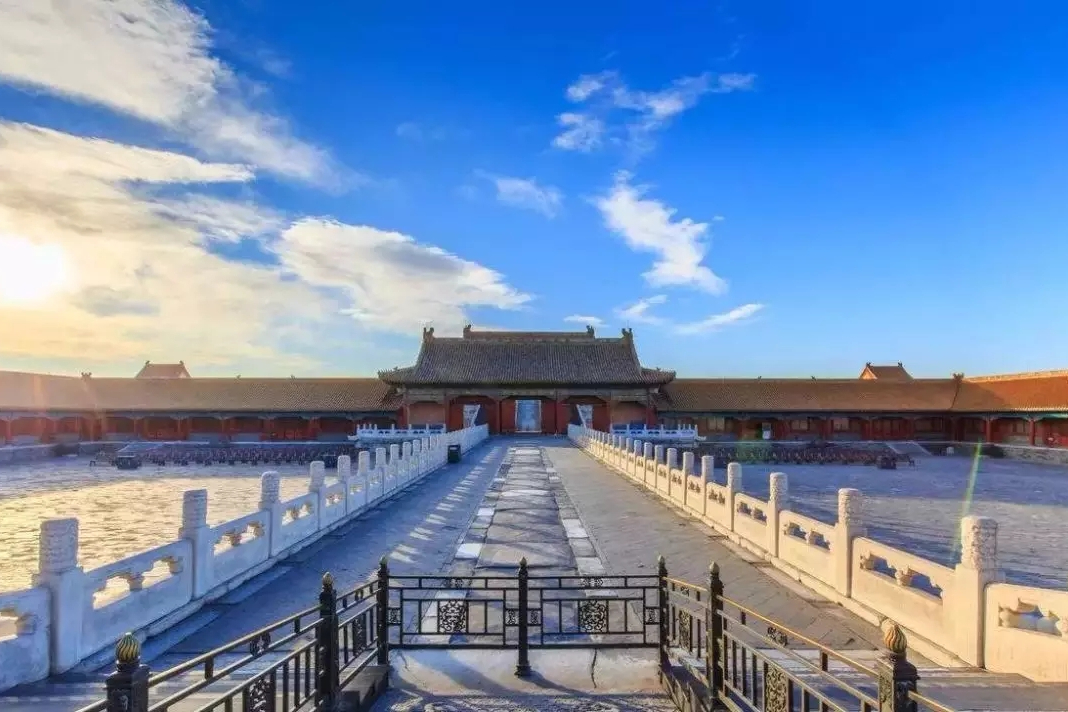 直到新中国成立之后,在政府部门的主持之下,故宫的保护工作有条不紊地