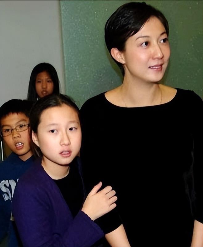 回顾吴卓林被父亲视为污点被母亲当逼宫的工具被嫌弃的人生