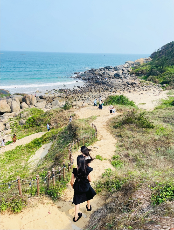 遇见茂名浪漫巴布几内湾追寻蓝眼泪邂逅茂名小垦丁