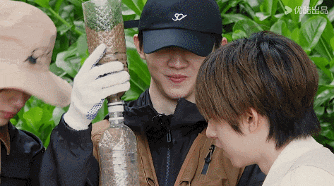 这是我的岛时代少年团重生之我在荒岛捡垃圾