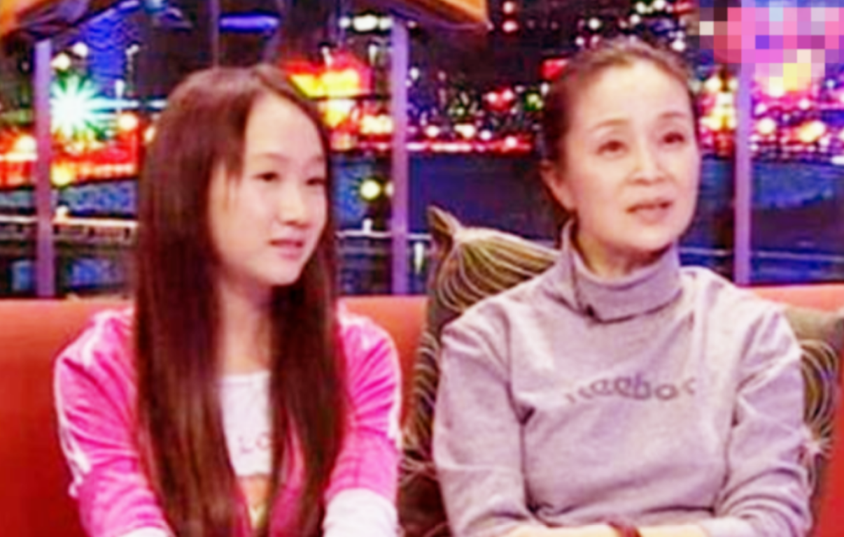 回顾演员刘莉莉30岁嫁圈外丈夫夫妻恩爱33年女儿是我的骄傲