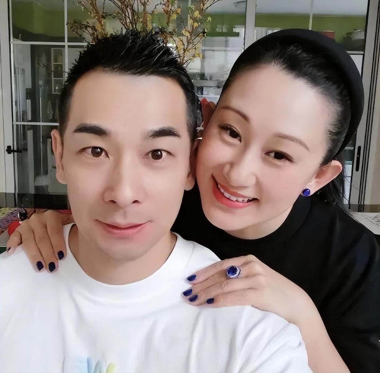 《东北一家人》中的牛小玲,婚姻幸福美满,如今的赵文卓多拍一些网剧