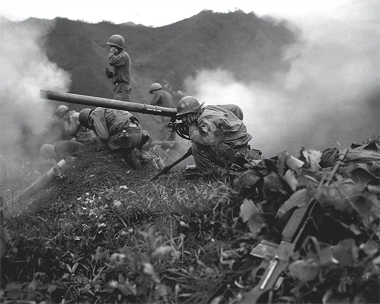 1951年4月,中国人民志愿军和朝鲜人民军协同,在朝鲜"三八线"以南地区