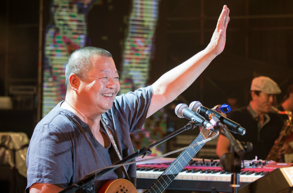 回顾臧天朔离世6年妻子背负巨债孤寡老母含泪和儿媳对簿公堂