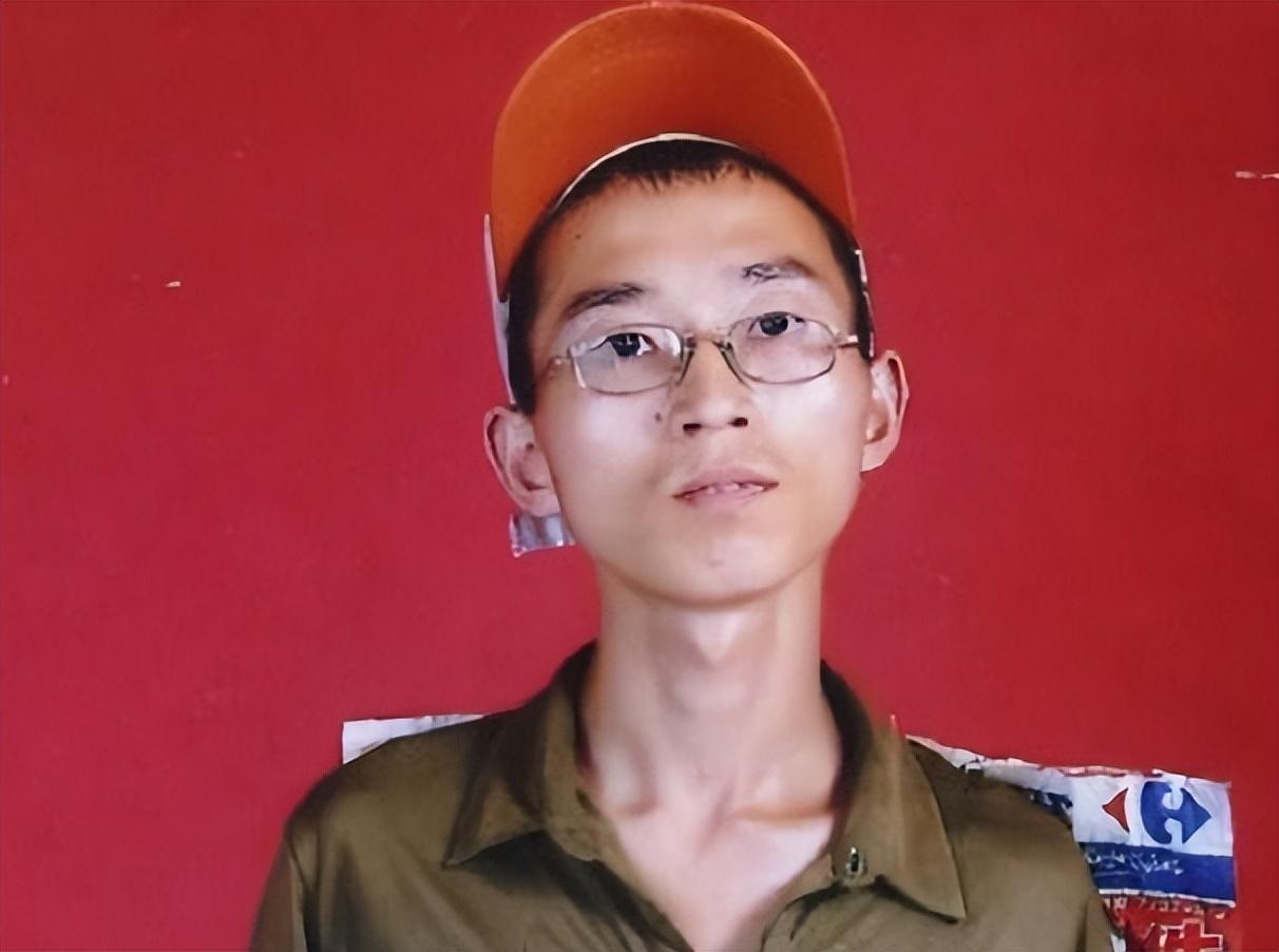 回顾:湖北"最牛乞丐",被90后女孩倒追,女子:我想给他生娃