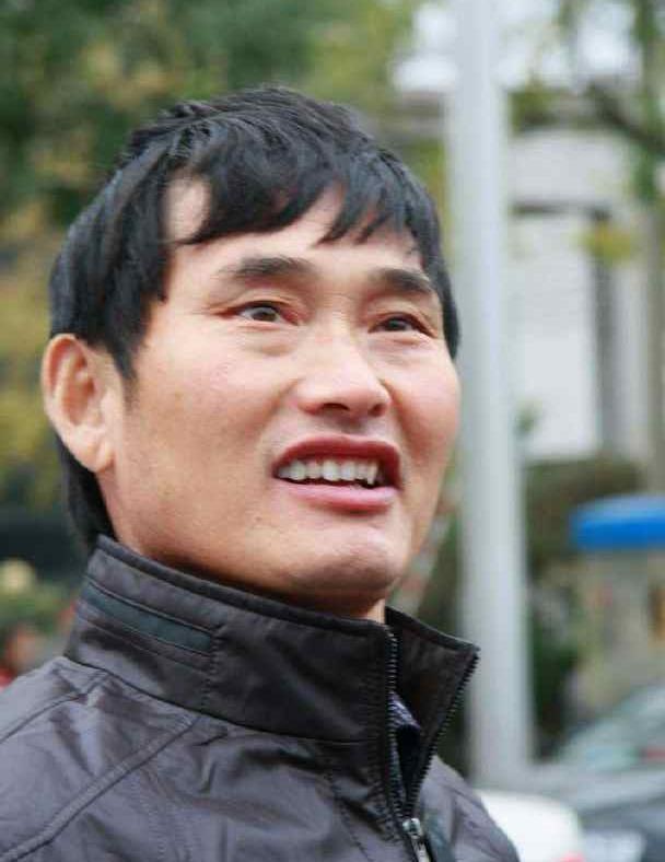 13年前的大衣哥朱之文后来经历如地狱现状如何