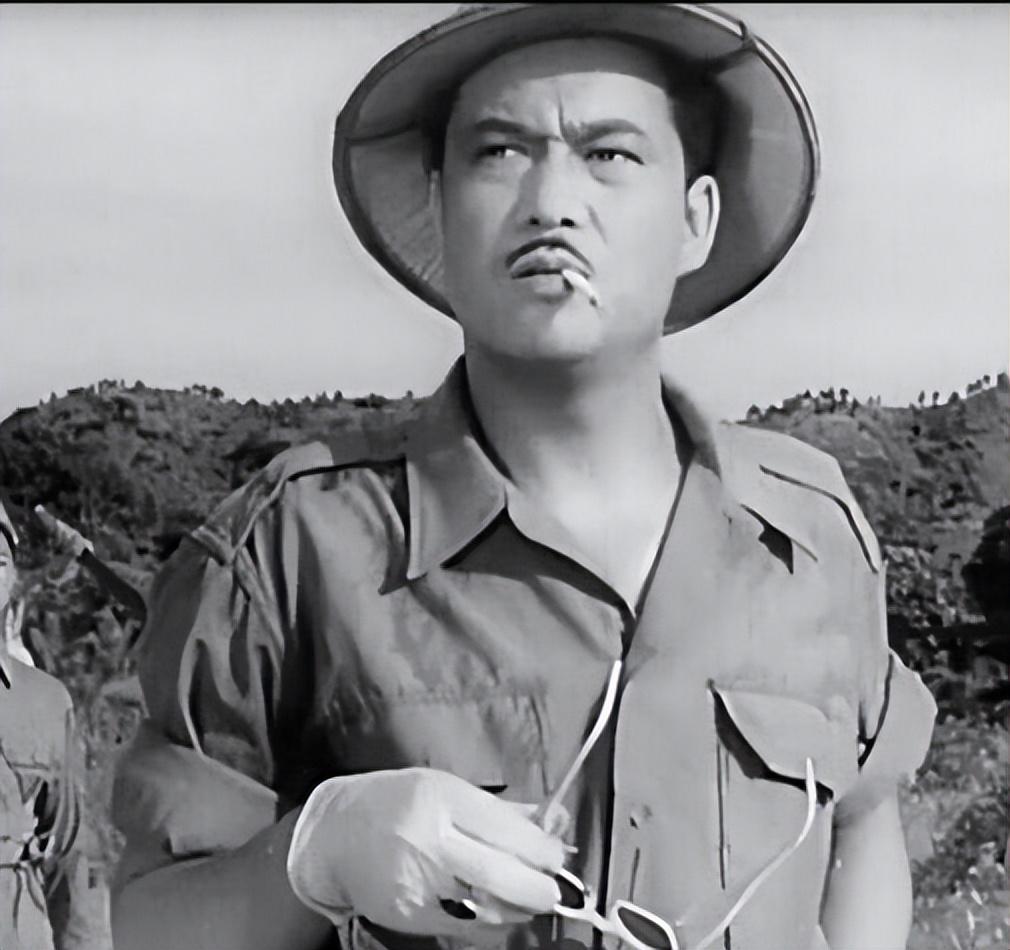 四野遭土匪恐吓,限让出县城;几天后,匪首携九位夫人举行入城式