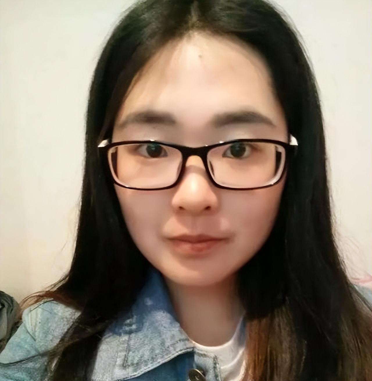 回顾女婴被弃在医院外读博士后亲母拿50万认亲她如何选择