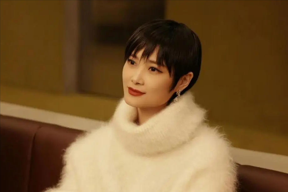 事实证明娱乐圈的残酷真相在39岁的李宇春身上表现得淋漓尽致