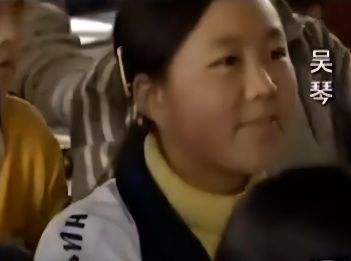 为了试图挽回吴琴的记忆,父母找来了所有的亲朋好友,希望能够有任何