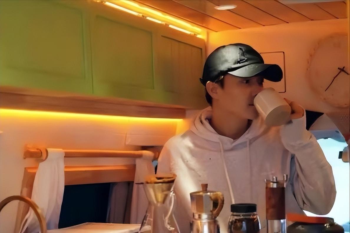 回顾马天宇目睹弟弟被抵债错过爷爷的葬礼成名背后有心酸