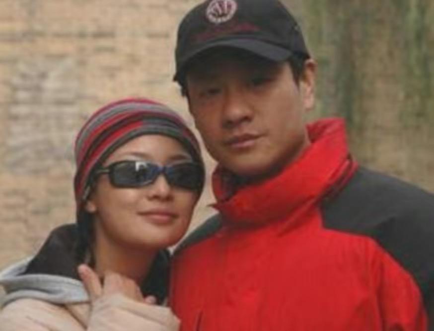 回顾连奕名为娶小三杨若兮抛妻弃子如今前妻红了他糊了