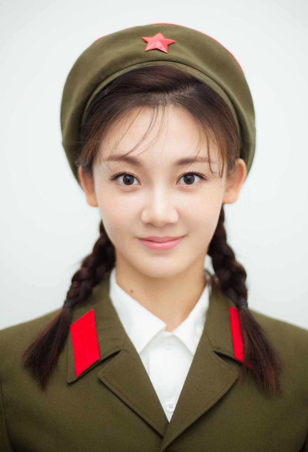 《浪姐5》首播,郑恺陪苗苗跳舞,不合群的苗苗和赵奕欢成为好友