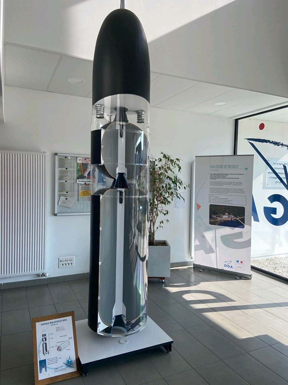 法国军工和法国海军的骄傲,m51式潜射弹道导弹,虽然射程和威力不如上