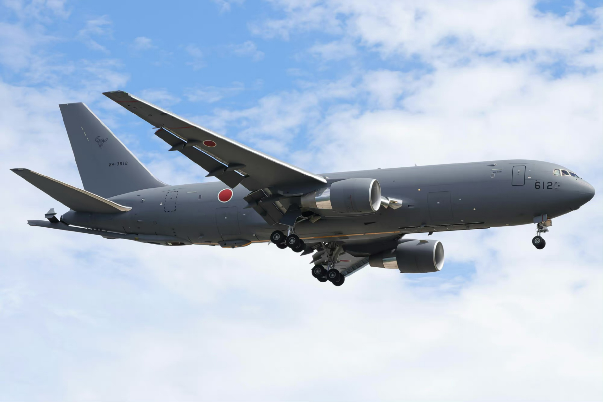 好快的速度,日本航空自卫队已经拥有4架kc-46a空中加油机,加上之前4架