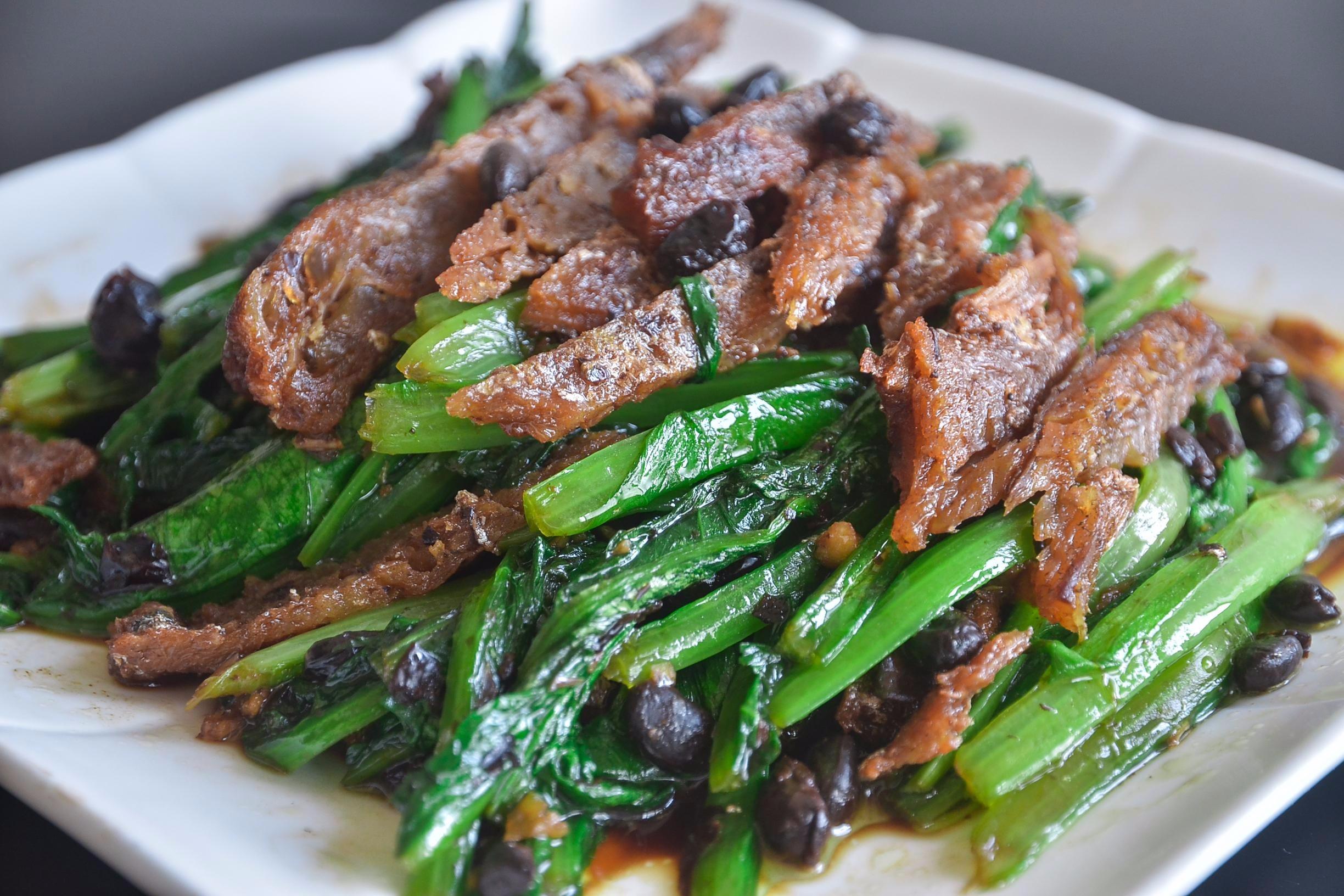 鲮鱼油麦菜的做法