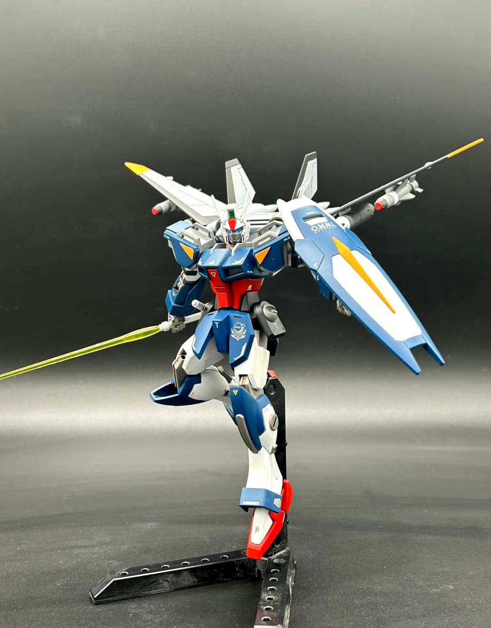 模型欣赏:机动战士高达seed hgce 105短剑,该机是地球联合最初的量产